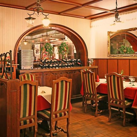 Logis Hotel Restaurant Hostellerie De L'Etoile Wasselonne Экстерьер фото
