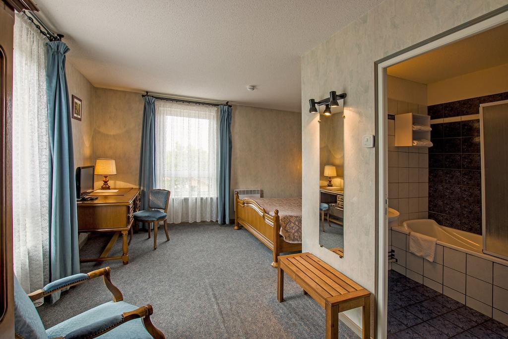 Logis Hotel Restaurant Hostellerie De L'Etoile Wasselonne Номер фото