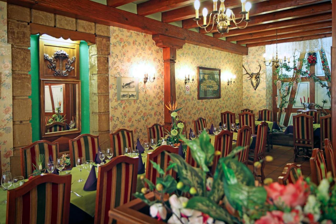 Logis Hotel Restaurant Hostellerie De L'Etoile Wasselonne Экстерьер фото